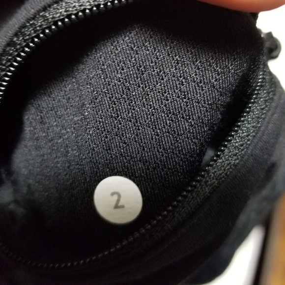 Lululemon Black Luxtreme Mid Rise Stay On Course Crop - Picture 8 of 10